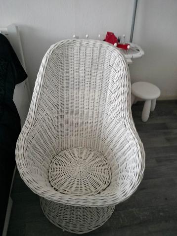 Rotan Stoel - Wit beschikbaar voor biedingen