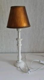 Landelijke tafellamp met gouden lampenkap, Ophalen of Verzenden, Zo goed als nieuw, Minder dan 50 cm