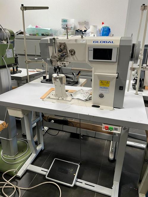 Global zuil naaimachine AUT met dubbele naald ZGAN, Hobby en Vrije tijd, Naaimachines en Toebehoren, Zo goed als nieuw, Ophalen