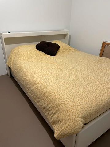 Tweepersoonsbed 140x200 cm