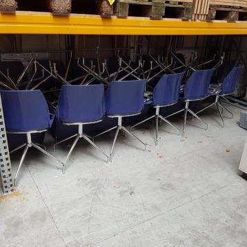 design stoelen kantinestoelen blauw kunststof Kastel Kalea beschikbaar voor biedingen