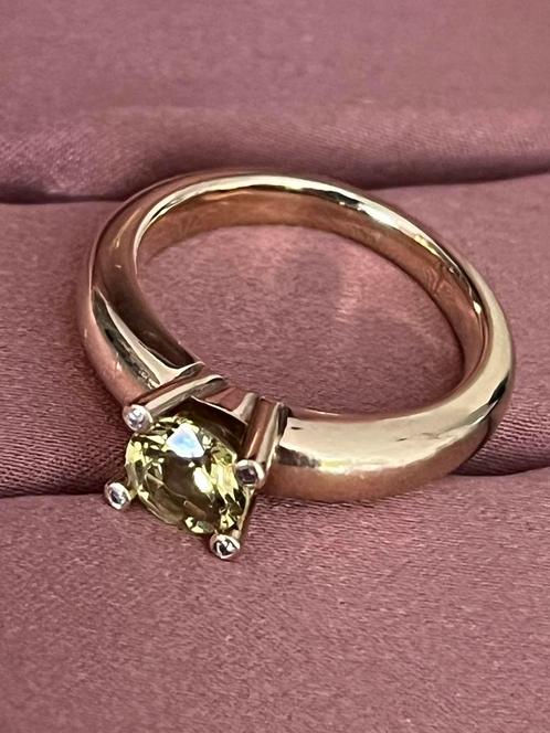Bron ring  geelgoud  & peridot en diamant, Sieraden, Tassen en Uiterlijk, Ringen, Zo goed als nieuw, Dame, Kleiner dan 17, Geel