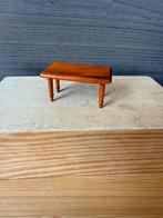 Bijzettafel kruk - hxbxd 3x5.8x3cm - hout, Ophalen of Verzenden, Zo goed als nieuw, Poppenhuis