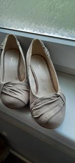 Dames pumps - maat 39 - beige - zoude leer, Pumps, Beige, Ophalen of Verzenden, Graceland / Deichmann