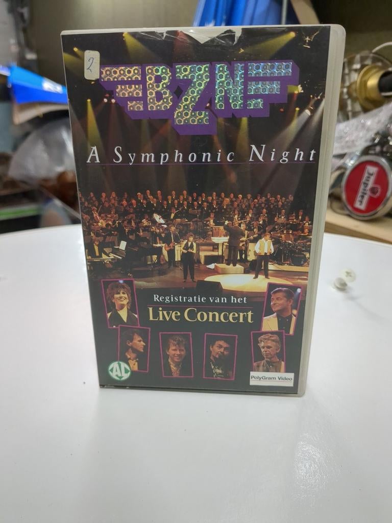 BZN - A Symphonic Night Live Concert VHS, Alle leeftijden, Ophalen of Verzenden, Zo goed als nieuw, Muziek en Concerten