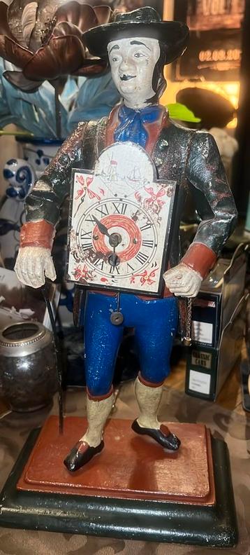 Klokkenman beschikbaar voor biedingen