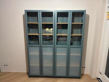 2 Billy boekenkasten met glazen deuren