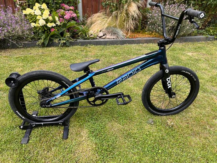 Radio race bmx 4xl carbon velgen, sd hubs box x5 carbon vork, Fietsen en Brommers, Fietsen | Crossfietsen en BMX, Zo goed als nieuw