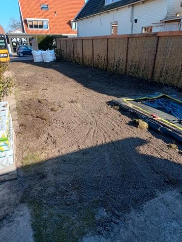 Te Huur Minigraver Graafmachine Met Machinist Huren beschikbaar voor biedingen