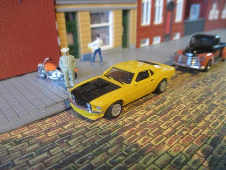 Ford Mustang Boss 302 1969 - Herpa geel ( USA ), Hobby en Vrije tijd, Modelauto's | 1:87, Nieuw, Bus of Vrachtwagen, Herpa, Ophalen of Verzenden