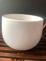 Witte aardewerk bloempot / cachepot - 17x22cm, Gebruikt, Schaal, Rond, Ophalen of Verzenden