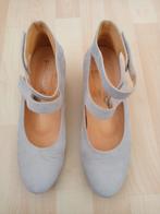 Lichtgrijze zomerschoenen, bandschoenen, pumps maat 40,hak 5, Kleding | Dames, Schoenen, Pumps, Poccopazza, Nieuw, Ophalen of Verzenden