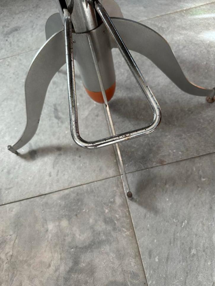 Retro Kappersstoel - Verstelbaar & Goed Mechaniek, Huis en Inrichting, Stoelen, Gebruikt, Eén, Metaal, Overige kleuren, Ophalen of Verzenden