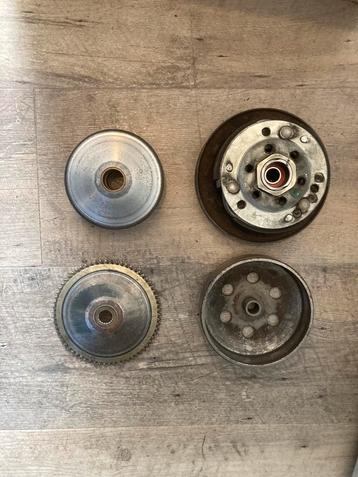 Vespa sprint koppeling en diversen beschikbaar voor biedingen