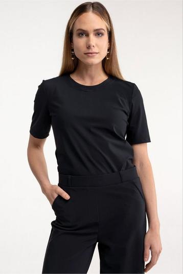 NIEUW Travel Tee Black maat S beschikbaar voor biedingen