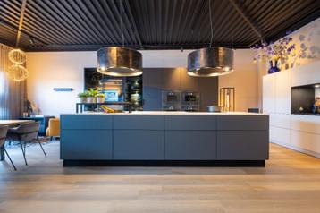 Prachtige donkergroene keuken met o.a. Gaggenau apparatuur beschikbaar voor biedingen
