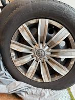 Winterbanden 215/65 R17 (Volkswagen Tiguan), Auto-onderdelen, Banden en Velgen, Ophalen, Banden en Velgen, 17 inch, Winterbanden