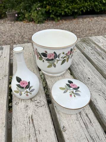 Wedgwood Hathaway Rose (3 st) beschikbaar voor biedingen