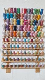 Borduurgaren + Borduurboekjes, Ophalen, Zo goed als nieuw, Garen of Naald(en)