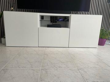 TV meubel met soft close en glas beschikbaar voor biedingen
