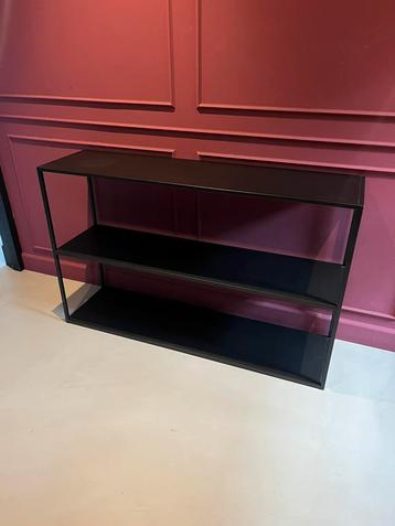 Mooie zwarte sidetable