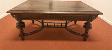 Antieke eiken salontafel – handgesneden renaissance stijl beschikbaar voor biedingen