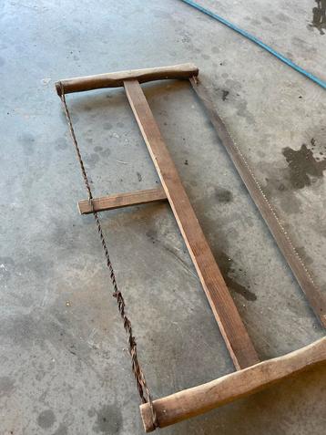 Antieke Spanzaag beschikbaar voor biedingen