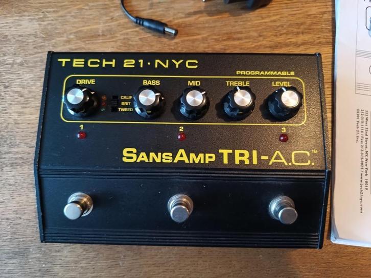 Tech 21 Tri-AC amp modeler, Muziek en Instrumenten, Effecten, Zo goed als nieuw, Multi-effect, Ophalen of Verzenden