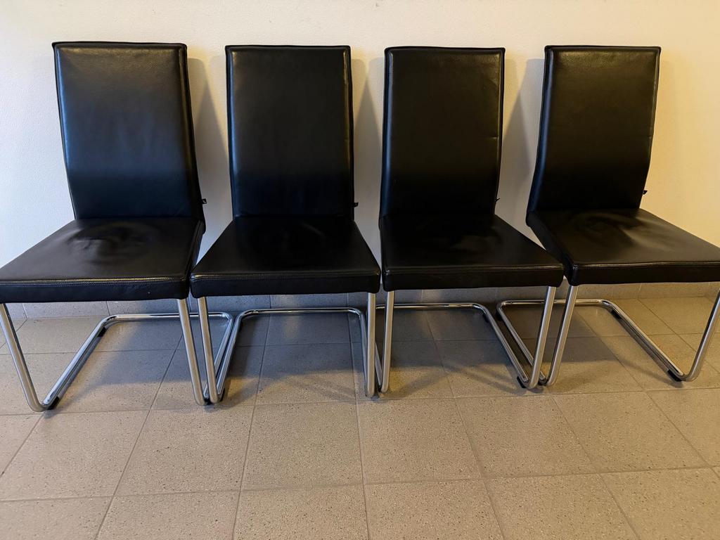 KFF Aura zwart leren design eetkamerstoelen, Ophalen, Gebruikt, Zwart, KFF Aura, zwart leer, eetkamerstoel, nette conditie.