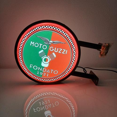 Verlicht muurbord / lichtbak van Moto Guzzi, Verzamelen, Merken en Reclamevoorwerpen, Nieuw, Lichtbak of (neon) lamp, Ophalen of Verzenden