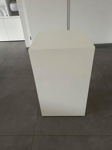 Houten zuil pilaar wit in verstek gezaagd beschikbaar voor biedingen