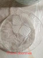 Gebaksbordjes 17.5cm '' Viola'' reliëf glas, Huis en Inrichting, Keuken | Servies, Ophalen of Verzenden, Bord(en), Overige stijlen