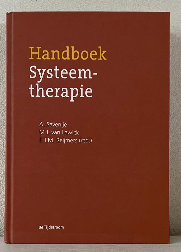 Handboek systeemtherapie - A. Savenije, Boeken, Esoterie en Spiritualiteit, Zo goed als nieuw, Overige typen, Spiritualiteit algemeen