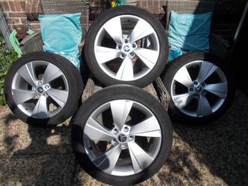SKODA 17 INCH VELGEN MET ZOMERBANDEN OCTAVIA YETI SUPERB beschikbaar voor biedingen