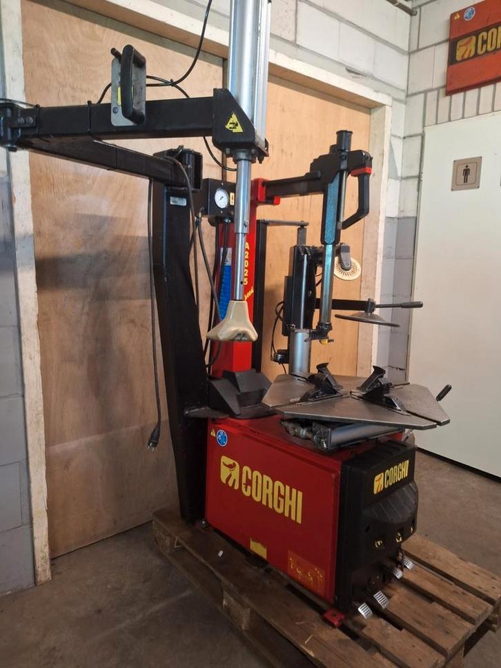 Banden apparaat Corghi a2025 bandenmachine 25 inch hulparm, Auto diversen, Autogereedschap, Ophalen