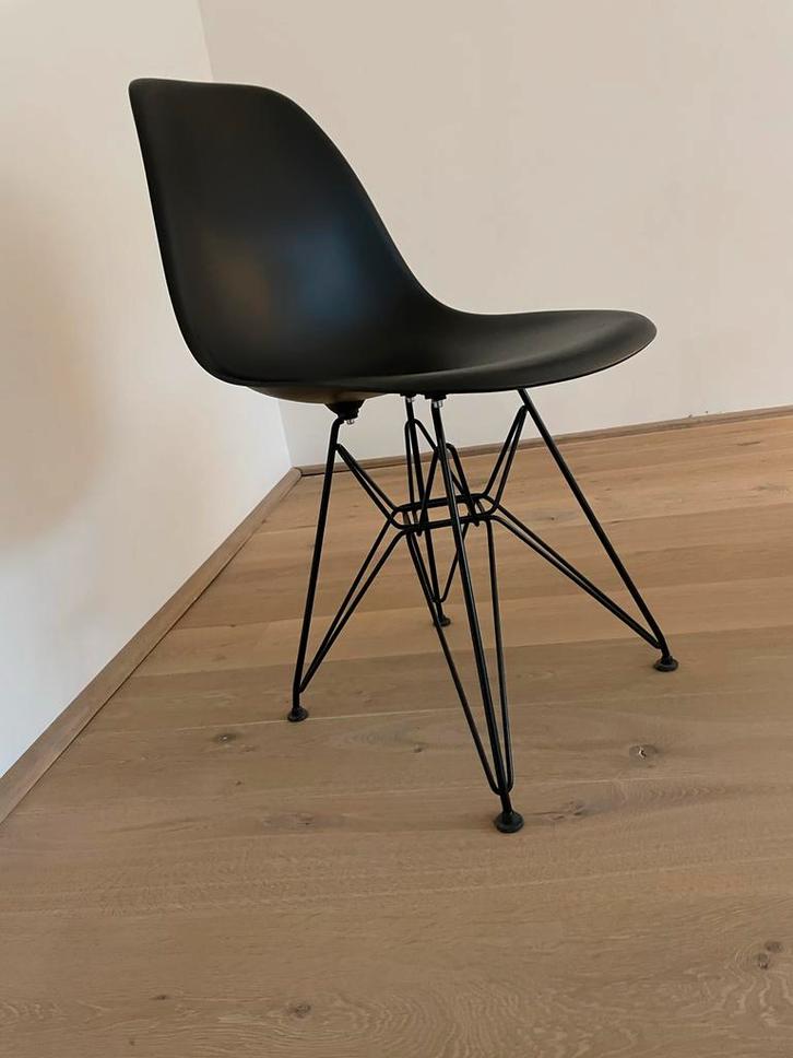 2x Eames look a like Eetkamerstoel DSR - Zwart, mat, Huis en Inrichting, Stoelen, Zo goed als nieuw, Twee, Kunststof, Zwart, Ophalen