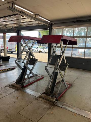 Schaar dorpel hefbrug space RAV Ravaglioli bj 2022 3000kg beschikbaar voor biedingen