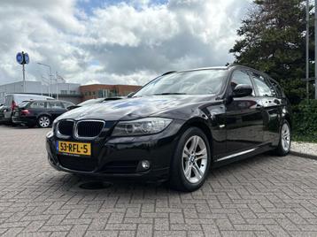 BMW 3-serie Touring 318i Luxury Line, Xenon, Leer, Trekhaak! beschikbaar voor biedingen