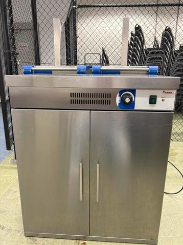 Bordenwarmer beschikbaar voor biedingen