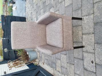 bruin gemêleerd  hoge rugleuning en armleuningen beschikbaar voor biedingen
