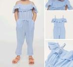 H&M zomerse off shoulder jumpsuit, lichtblauw/ wit mt 110, Broek, Meisje, H&M, Ophalen of Verzenden