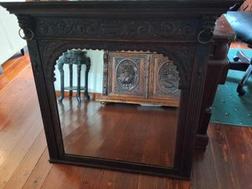 Antieke Spiegel met Houten Frame beschikbaar voor biedingen