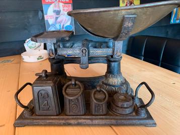 4 antiieke weegschalen ook teruil voor oldtimer brommer zie beschikbaar voor biedingen