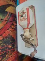 Oude koffiemolen  van PeDe koffie, Ophalen