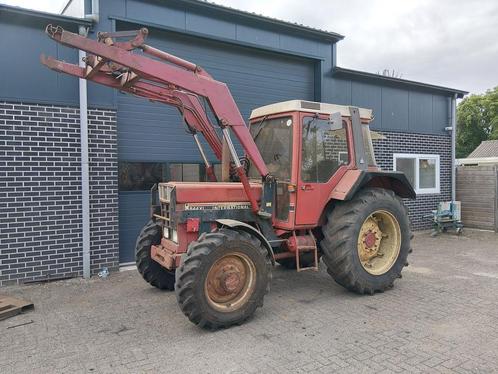 International 844XL met voorlader en luchtremmen, Zakelijke goederen, Agrarisch | Tractoren, 7500 tot 10000, Overige merken, 80 tot 120 Pk