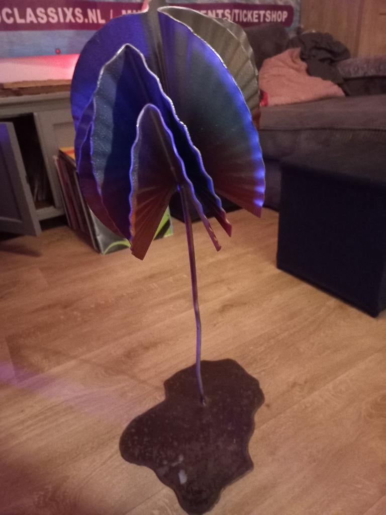 Giet ijzeren zelf gelast. Bloem Bronzen/Stalen Kunstobject, Ophalen of Verzenden
