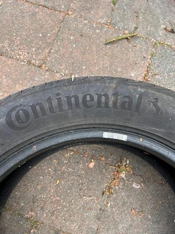 Een Continental band 225/55 R18 V beschikbaar voor biedingen