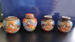 3 SATSUMA porseleinen vaasjes, Geisha hoogte 6cm(1 verkocht), Ophalen of Verzenden