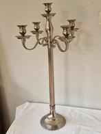 Zilverkleurige 5_armige kandelaar. 76 cm. hoog., Ophalen of Verzenden, Gebruikt, Metaal, 75 cm of meer