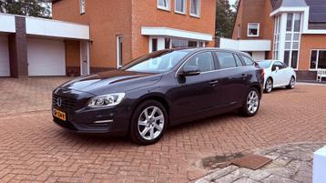 Volvo V60 D2 Automaat 2015 I CLIMA I LM VLGN I Dealer onderh beschikbaar voor biedingen